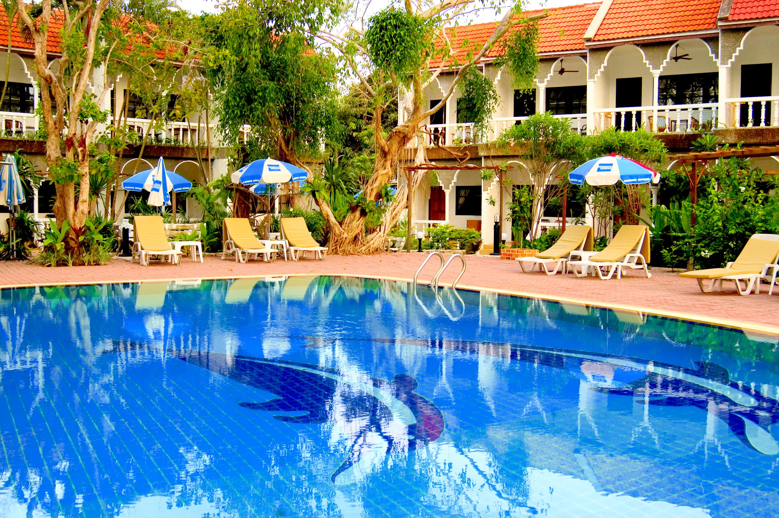 Tropica Bungalow Beach Hotel Patong Dış mekan fotoğraf